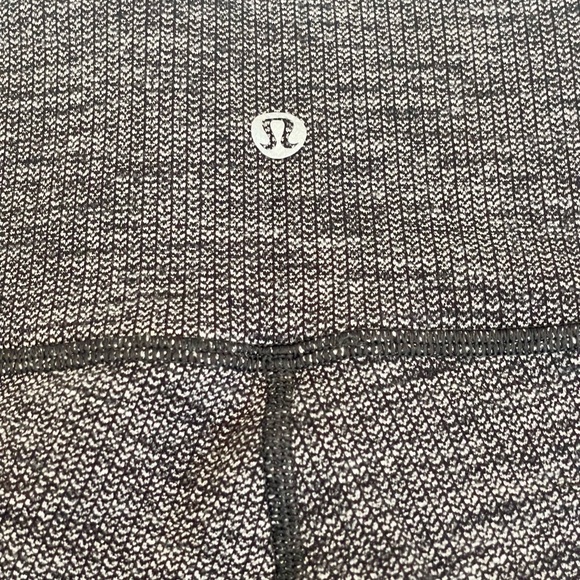 Lululemon Wunder Under Leggings- size 6 - Picture 3 of 5